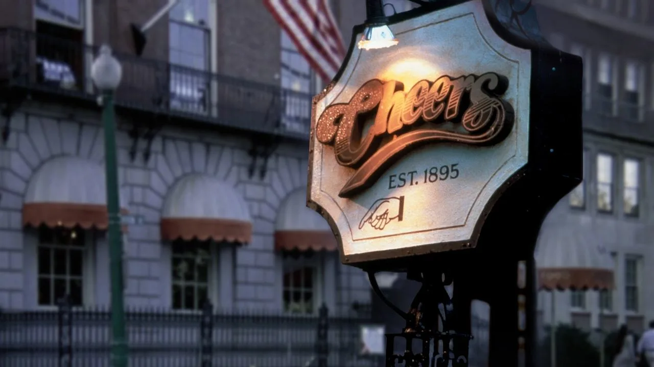 مشاهدة مسلسل Cheers (1982) مترجم